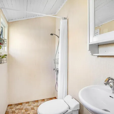 Semesterbostad Amazing In With Wifi