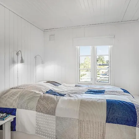 Semesterbostad Amazing In With Wifi Rødby